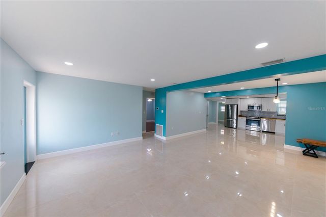 300 53RD STREET W, Bradenton, FL 34209