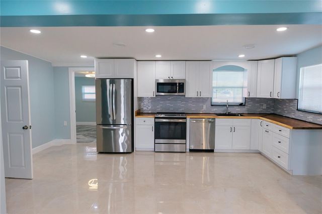 300 53RD STREET W, Bradenton, FL 34209