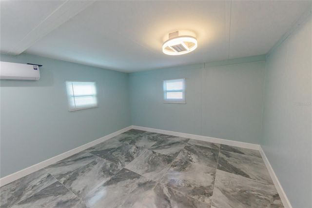 300 53RD STREET W, Bradenton, FL 34209