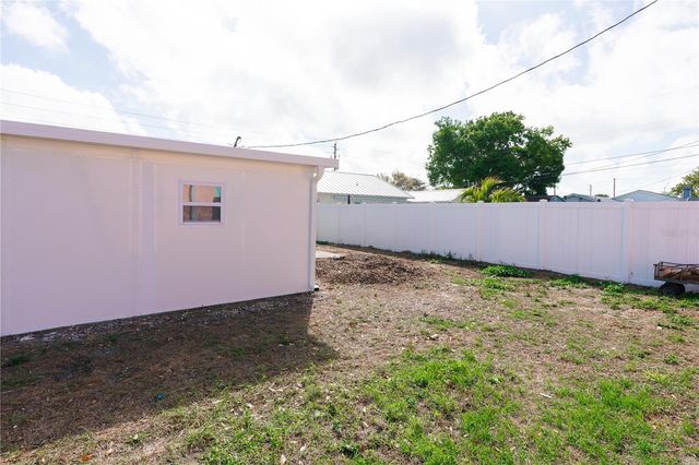 300 53RD STREET W, Bradenton, FL 34209