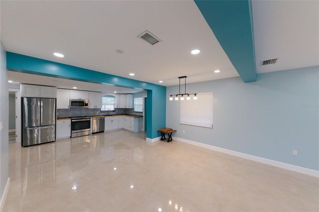 300 53RD STREET W, Bradenton, FL 34209