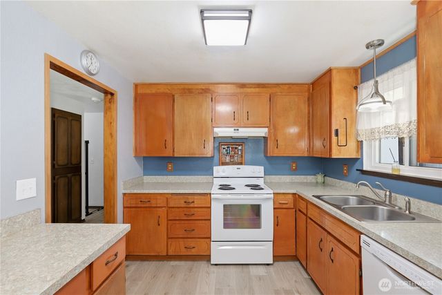 4808 223rd Street E, Spanaway, WA 98387