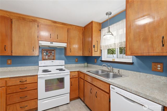 4808 223rd Street E, Spanaway, WA 98387
