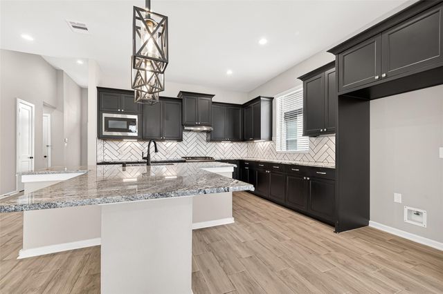1923 Hickory Grove Lane, Tomball, TX 77375
