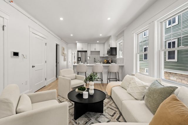 60 Derby St 3, Somerville, MA 02145
