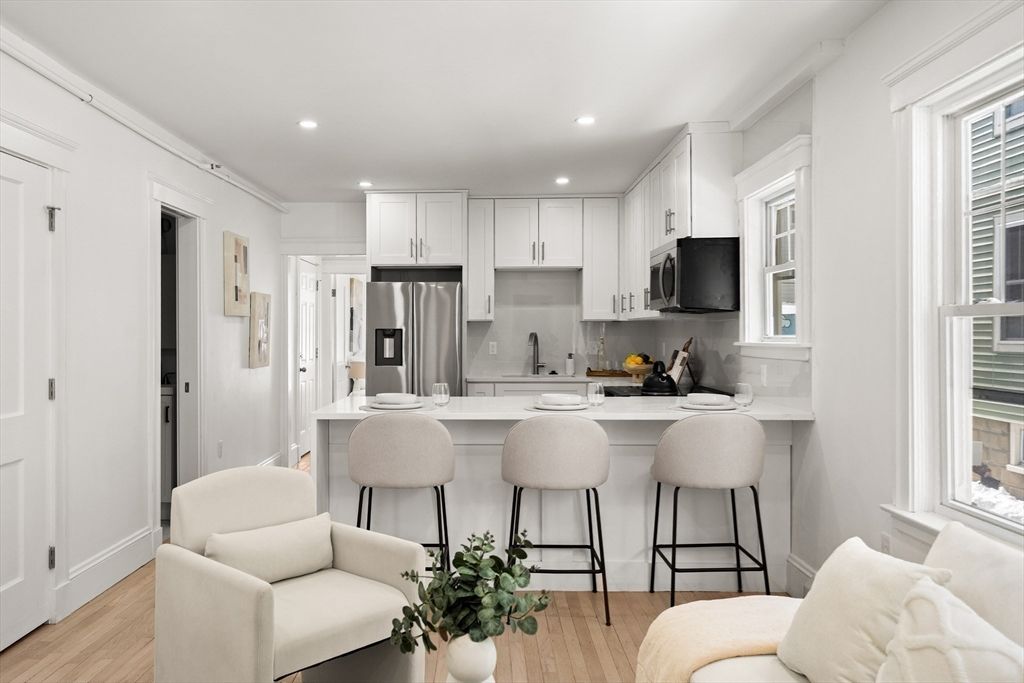 60 Derby St 3, Somerville, MA 02145