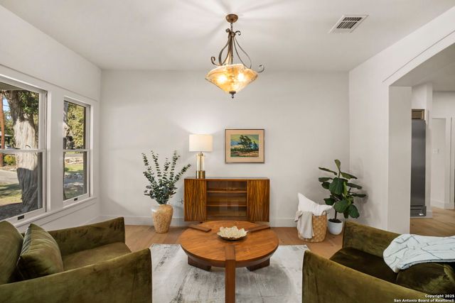 850 Estes, San Antonio, TX 78209