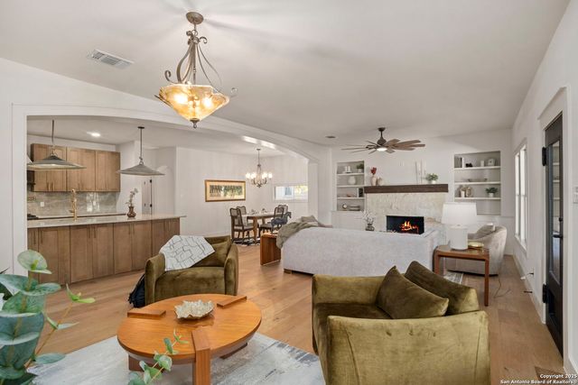 850 Estes, San Antonio, TX 78209