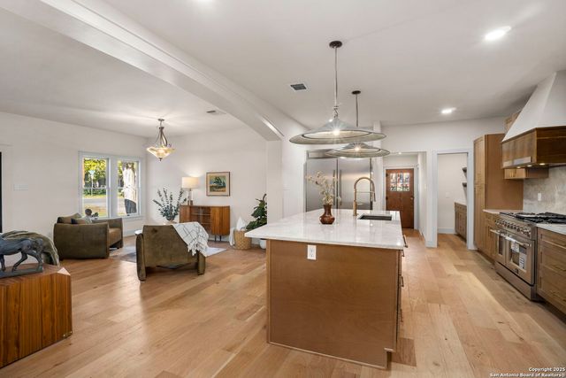 850 Estes, San Antonio, TX 78209