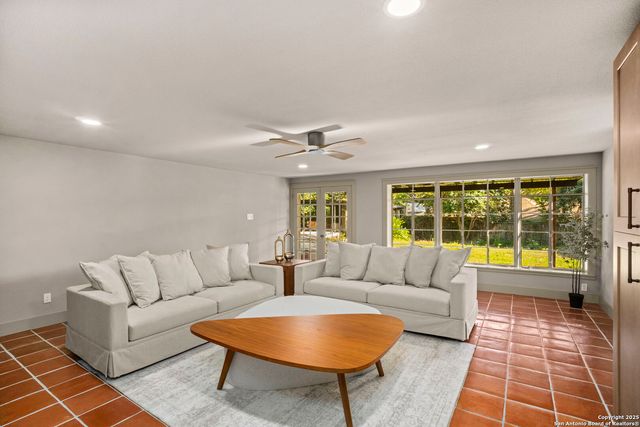 850 Estes, San Antonio, TX 78209