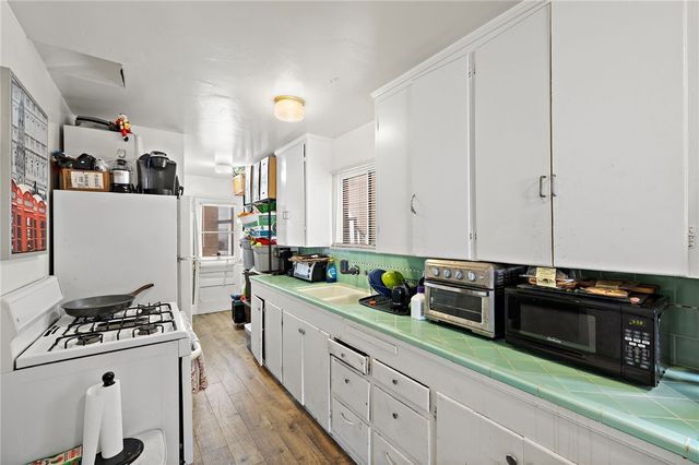 3709 W Balboa, Newport Beach, CA 92663