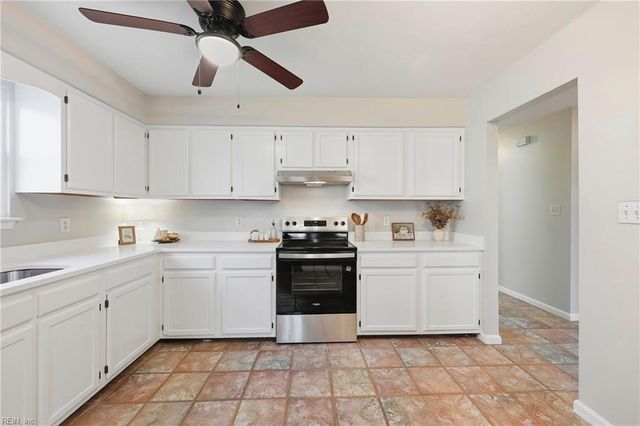 1064 Gershwin CT, Virginia Beach, VA 23454