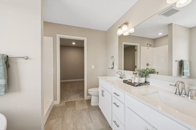 1423 Woods Road NE, Isanti, MN 55040