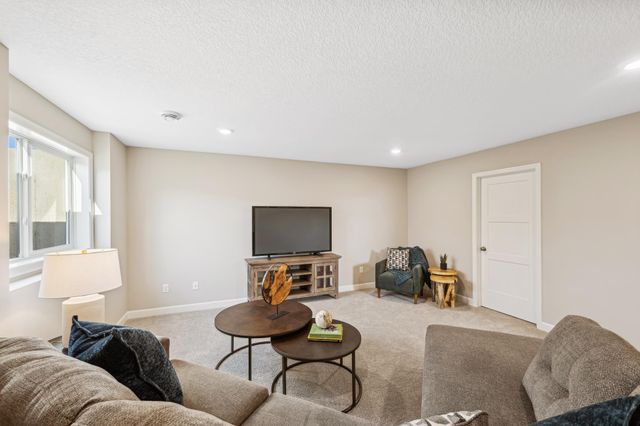 1423 Woods Road NE, Isanti, MN 55040