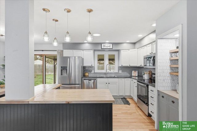 11324 Castelar Circle, Omaha, NE 68144