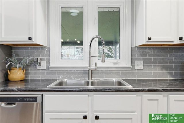 11324 Castelar Circle, Omaha, NE 68144