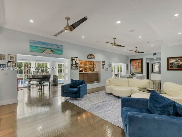 13880 SW 68th Ave, Palmetto Bay, FL 33158