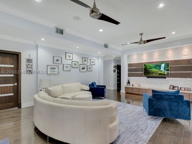 13880 SW 68th Ave, Palmetto Bay, FL 33158