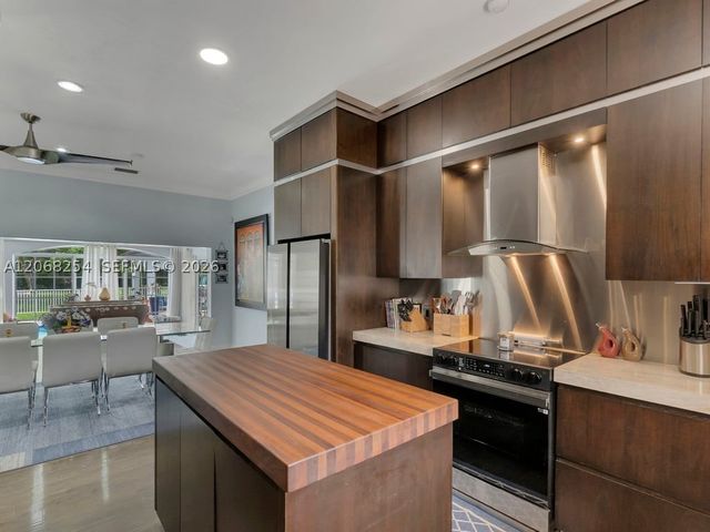 13880 SW 68th Ave, Palmetto Bay, FL 33158