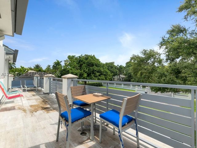 13880 SW 68th Ave, Palmetto Bay, FL 33158
