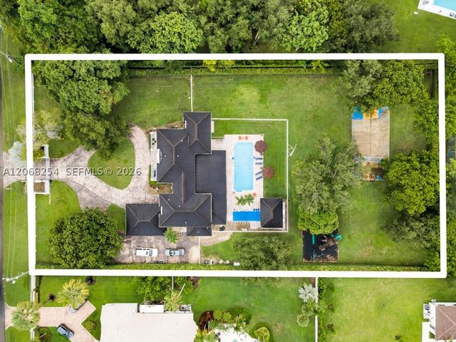13880 SW 68th Ave, Palmetto Bay, FL 33158