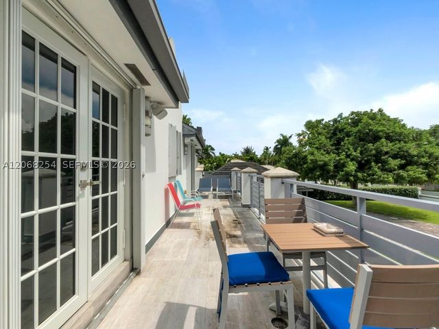13880 SW 68th Ave, Palmetto Bay, FL 33158