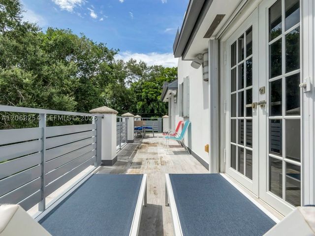 13880 SW 68th Ave, Palmetto Bay, FL 33158