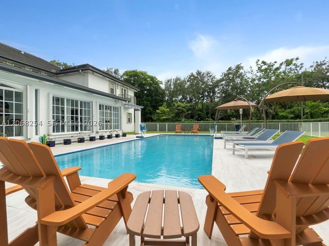 13880 SW 68th Ave, Palmetto Bay, FL 33158