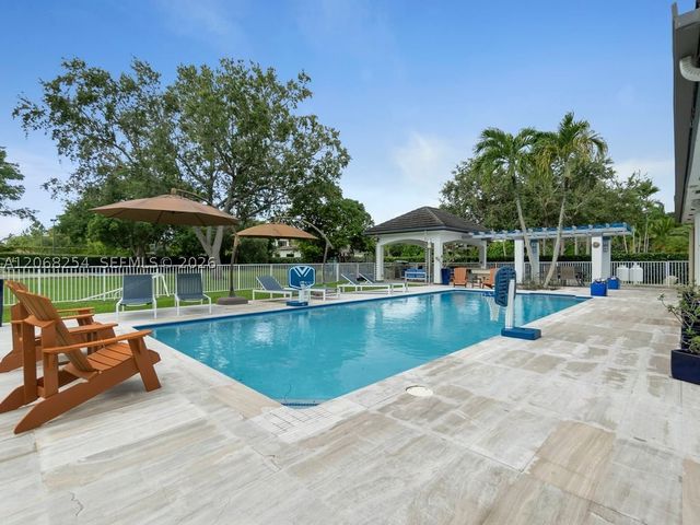 13880 SW 68th Ave, Palmetto Bay, FL 33158