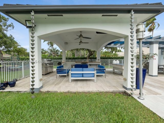 13880 SW 68th Ave, Palmetto Bay, FL 33158