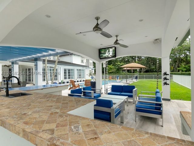 13880 SW 68th Ave, Palmetto Bay, FL 33158