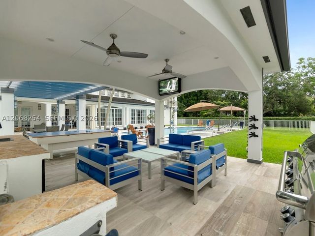 13880 SW 68th Ave, Palmetto Bay, FL 33158