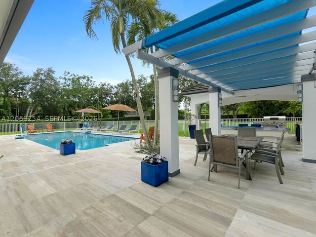 13880 SW 68th Ave, Palmetto Bay, FL 33158