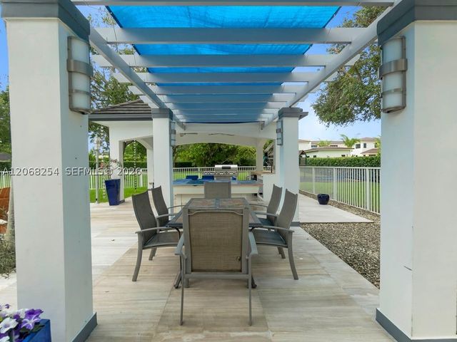 13880 SW 68th Ave, Palmetto Bay, FL 33158