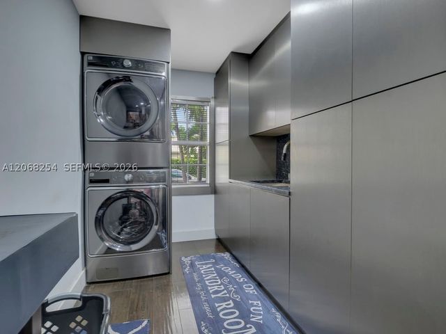 13880 SW 68th Ave, Palmetto Bay, FL 33158