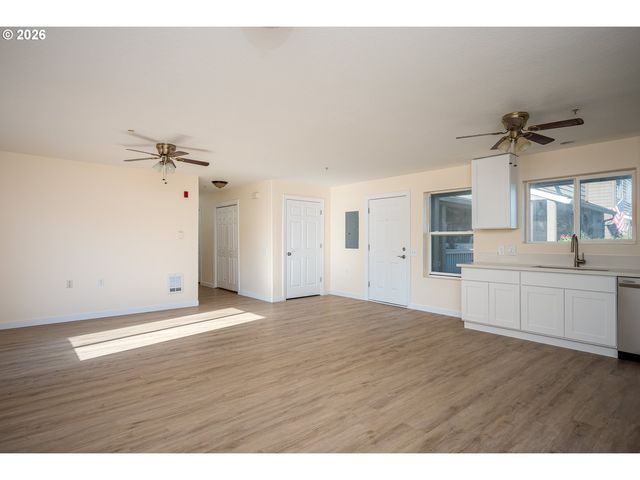 665 Se 197TH Ave, Portland, OR 97233