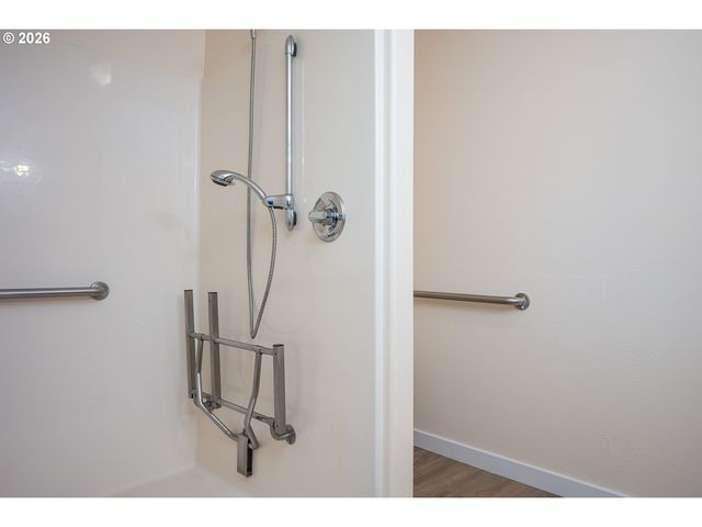 665 Se 197TH Ave, Portland, OR 97233