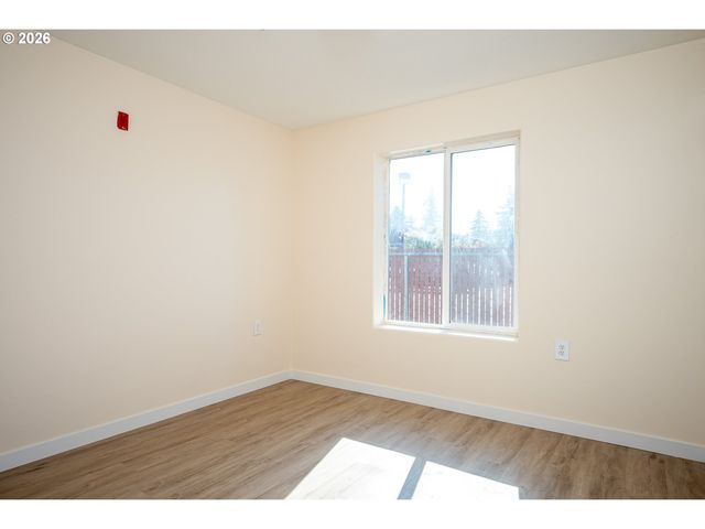 665 Se 197TH Ave, Portland, OR 97233