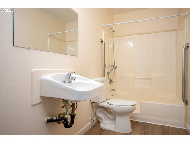 665 Se 197TH Ave, Portland, OR 97233