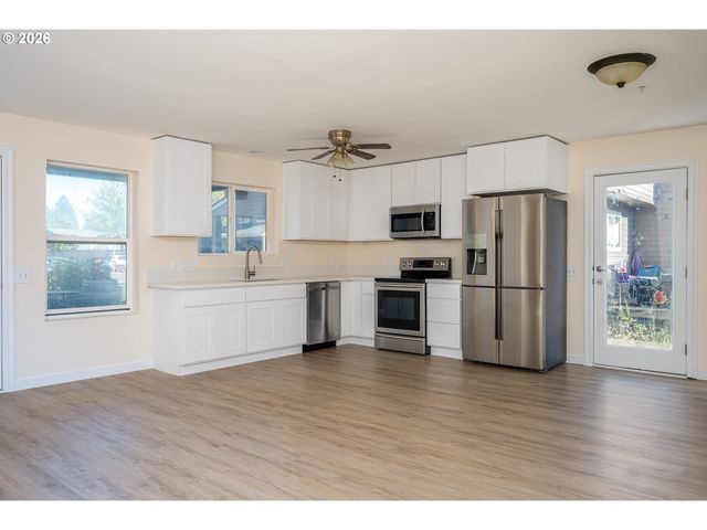 665 Se 197TH Ave, Portland, OR 97233