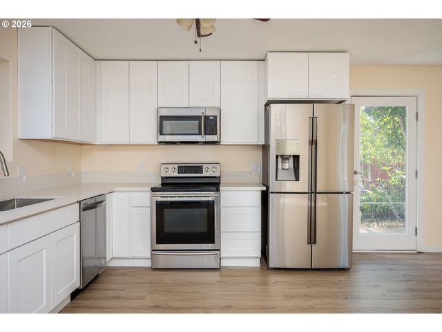 665 Se 197TH Ave, Portland, OR 97233
