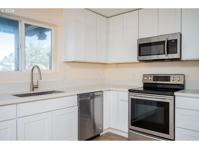 665 Se 197TH Ave, Portland, OR 97233