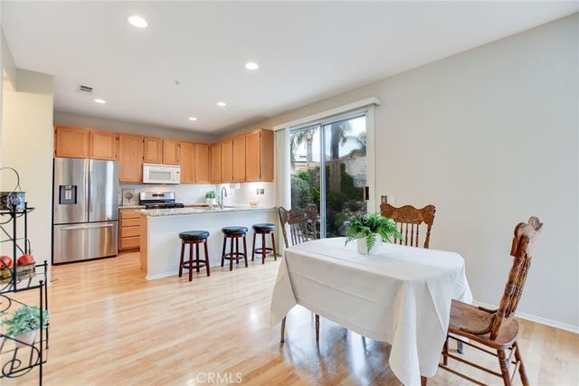 5744 Tamarisk Way, Fontana, CA 92336