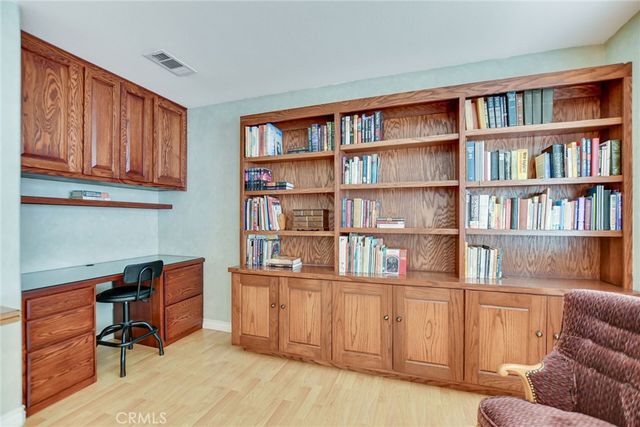 5744 Tamarisk Way, Fontana, CA 92336