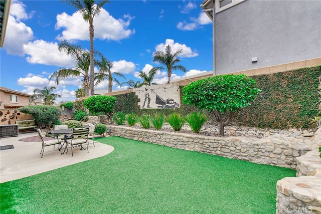5744 Tamarisk Way, Fontana, CA 92336