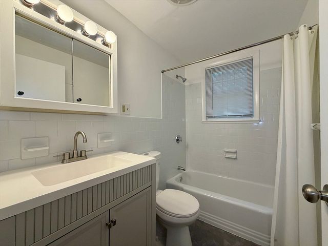15 Park Avenue 4, Foxboro, MA 02035