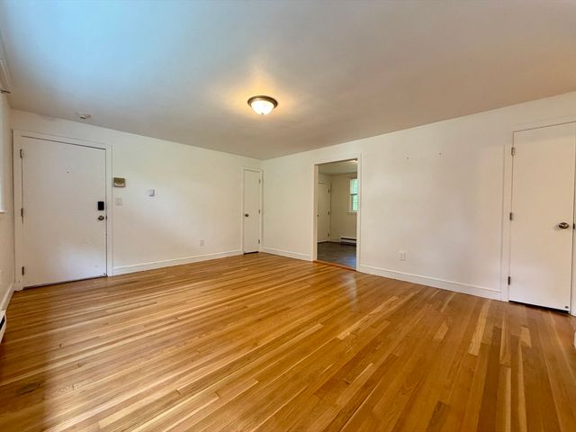 15 Park Avenue 4, Foxboro, MA 02035