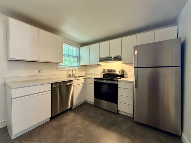 15 Park Avenue 4, Foxboro, MA 02035