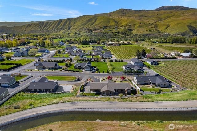 37 Diede Hills Lane, Wenatchee, WA 98801
