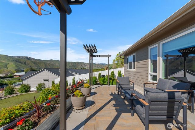 37 Diede Hills Lane, Wenatchee, WA 98801